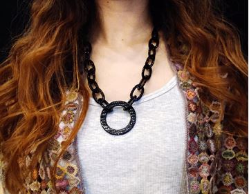 Picture of Sunglasses Necklace - Serpent Black