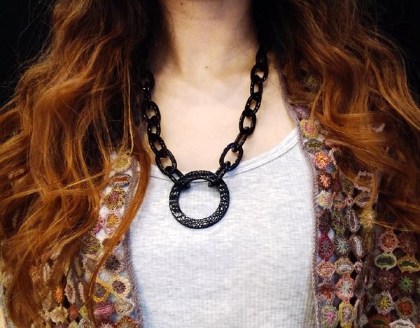 Picture of Sunglasses Necklace - Serpent Black